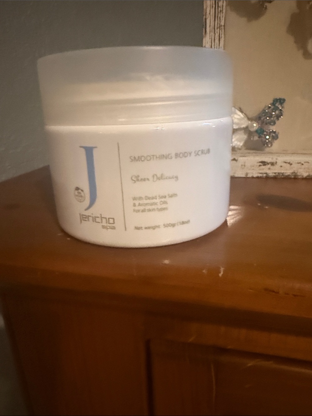 White Smoothing Body Scrub - White